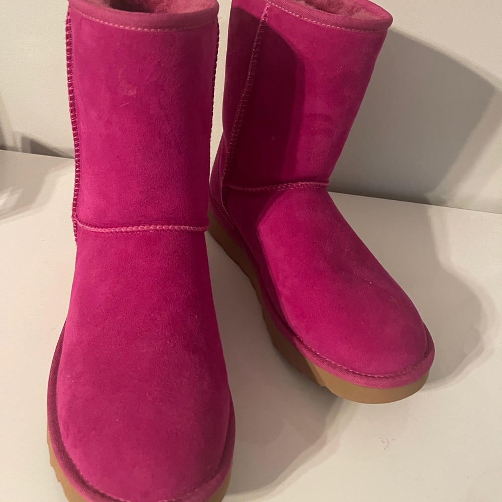 UGG Women’s Size 10